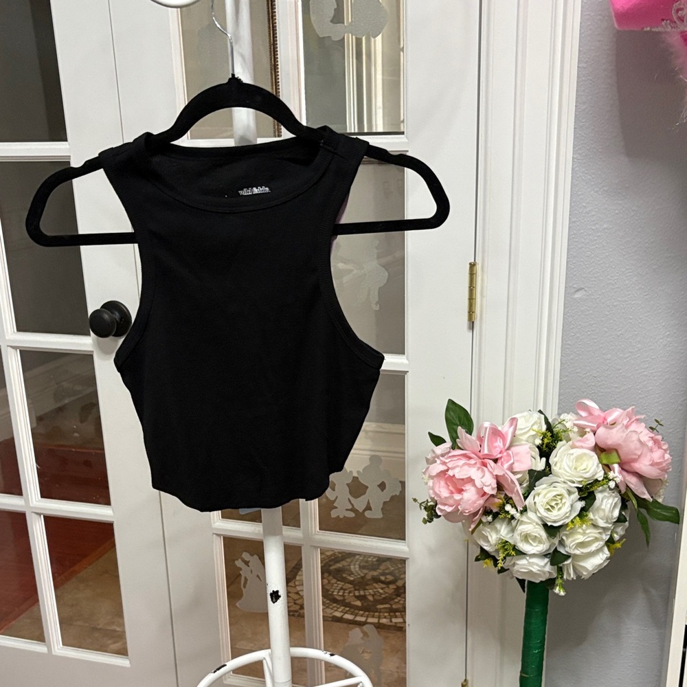Black Sleeveless Women's Top